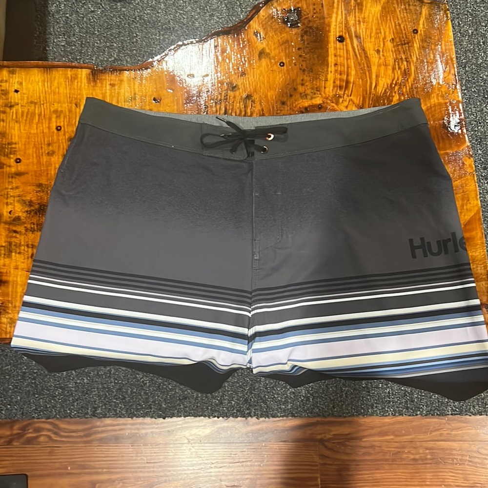Hurley board shorts size38